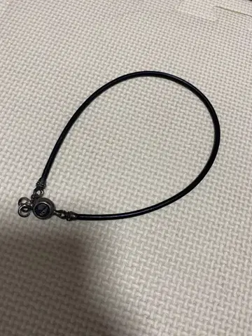 모던 파이리츠 목걸이