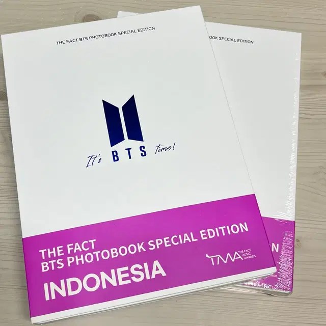더팩트 BTS 포토북 인도네시아 한정판