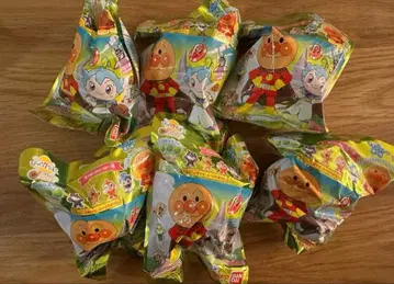 빗쿠라타마고 영화 호빵맨: 차폰의 히어로! 편 6개