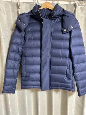 네이비 다운 자켓 후드 부착