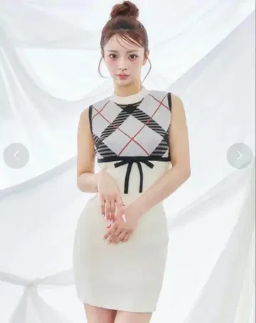 다리치 체크 자카드 니트 미니 원피스