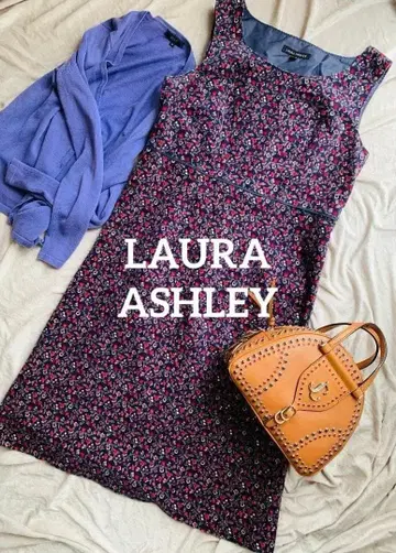 LAURA ASHLEY 플라워 프린트 슬리브리스 원피스 패턴 벨로아