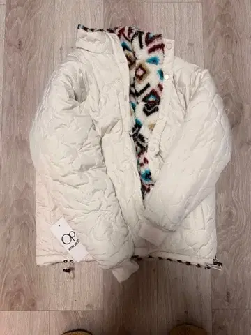 오션 퍼시픽 화이트 다운 자켓 S 사이즈