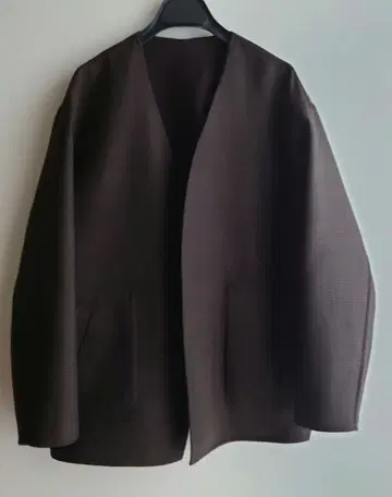 23구 이번 시즌 TW 리버서블 아우터 브라운