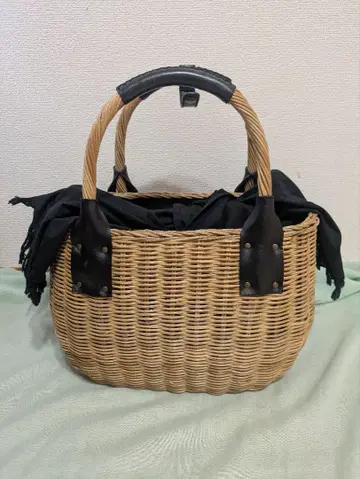 Utilite 베이지 라탄 바스켓백 블랙 안감 포함