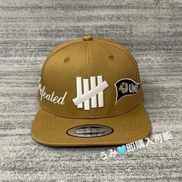 Undefeated 카키색 스냅백 캡