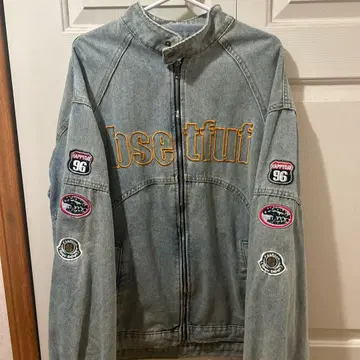 자수 패치가 달린 데님 자켓