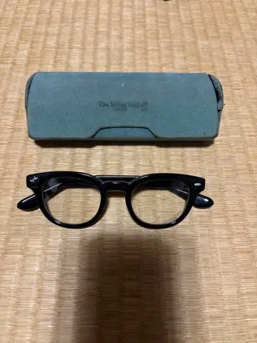 더 사일런트 소울 블랙 안경 케이스 포함