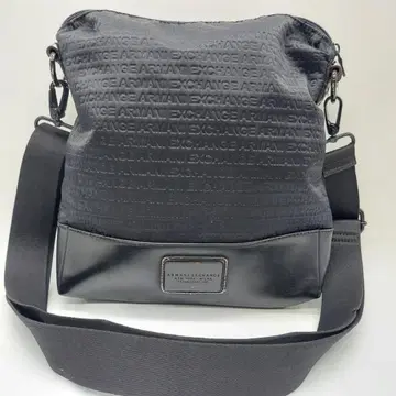 아르마니 익스체인지 숄더백 블랙