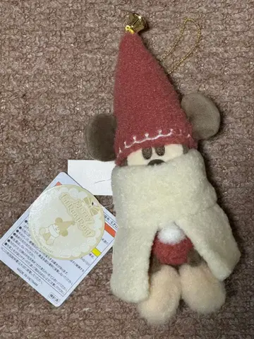 릴린린 인형 배지 빨간색