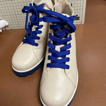 화이트 스니커즈 225 MADE IN JAPAN