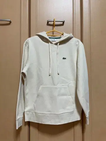 Lacoste 후드 부착 후드티 크림색