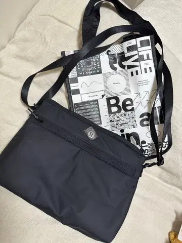 룰루레몬 블랙 숄더백