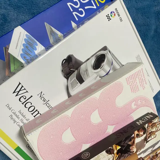 4개 일괄) 뉴진스 앨범 시그 시즌그리팅 이어북 겟업 디토 포카 포토카드