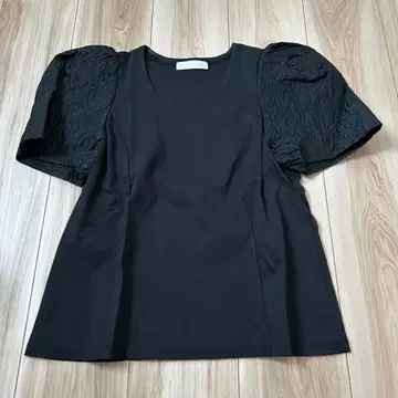 [ 새상품급 ] CELFORD 볼륨 슬리브 도킹 티셔츠