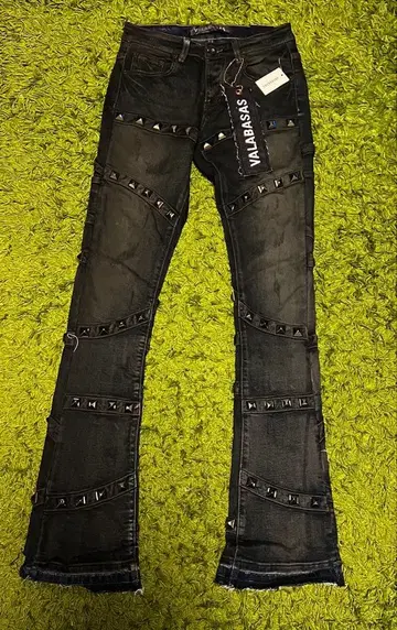 장미 VALABASAS 스터드 플레어 데님 새상품 28