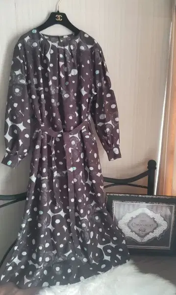 현행 모델 HERALBONY 크루넥 원피스 [ ( 무제 ) ( 원 ) ]