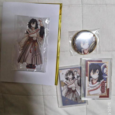 미개봉) 귀멸의칼날 이구로 오바나이 뱀의 해 아크릴 스탠드+캔뱃지+포카