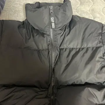 GAP 블랙 다운 자켓