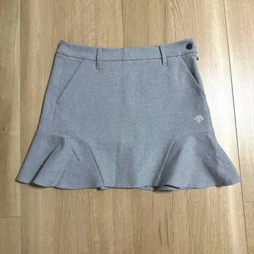 데상트 플레어 스커트