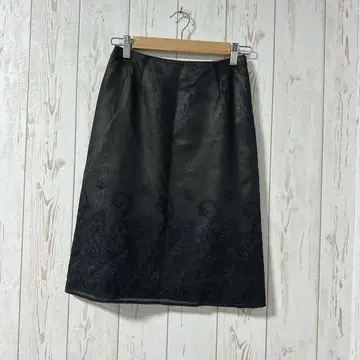 BALLSEY 블랙 자수 타이트 스커트 36 당일 발송 주말 세일 귀여운