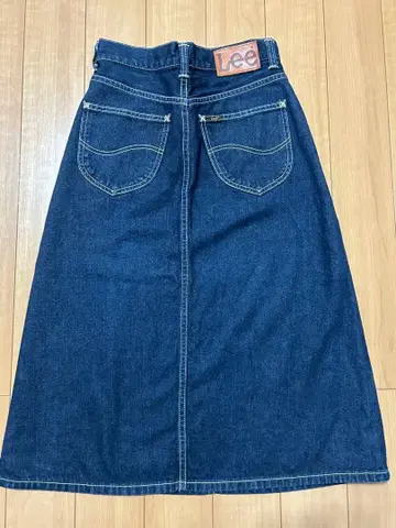 [ 리 ] 다크 네이비 무릎 기장 스커트 XS 사이즈