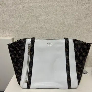 GUESS 로고 토트백 화이트/블랙