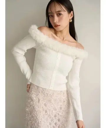 SNIDEL 데콜테 퍼 니트 풀오버