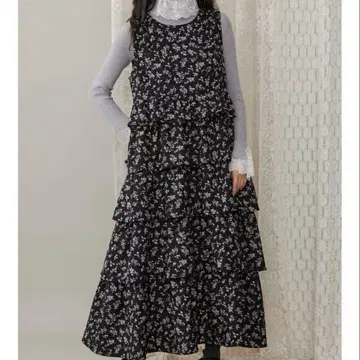 메리제니 플라워 티어드 점프 스커트 블랙 merryjenny