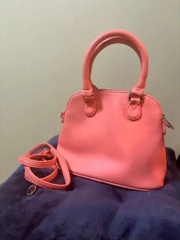 핑크 숄더백 새상품급