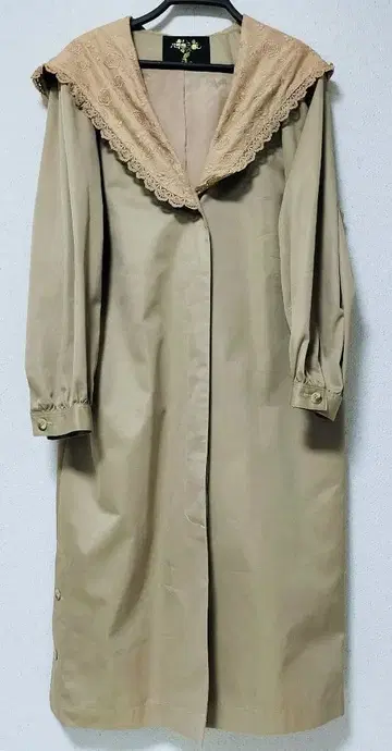 장미색의 보람 레이스 옷깃 & 후드 부착 트렌치코트 SizeL 새상품급