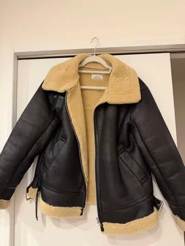 ENVYM 블랙/베이지 무스탕 코트