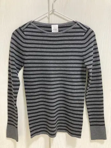 리브 보트넥 니트