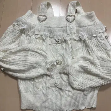 LIZLISA 하트 버클 프릴 오프숄더 니트