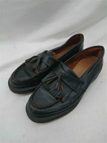 닥터마틴 블랙 태슬 장식 가죽 로퍼 24cm