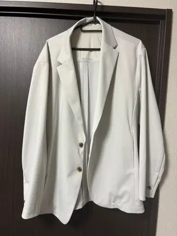 더 도쿄 화이트 테일러드 자켓