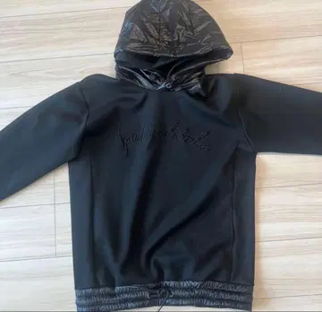 1PIU1UGUALE3 우노피우노우과레토레 후드티