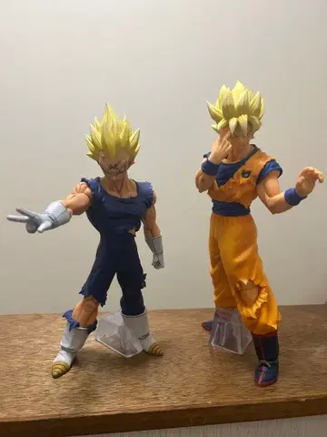 드래곤볼 제일복권 베지터 손오공 2체 세트