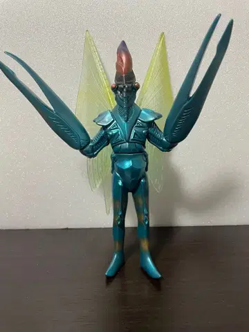 울트라맨 파워드 사이코 발탄 깃털 달린 소프트 비닐