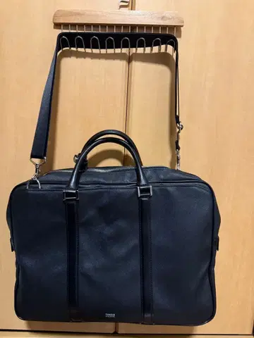 TAKEO KIKUCHI 블랙 가죽 비즈니스 백