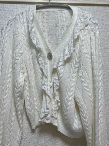 evelyn 화이트 케이블 니트 스웨터