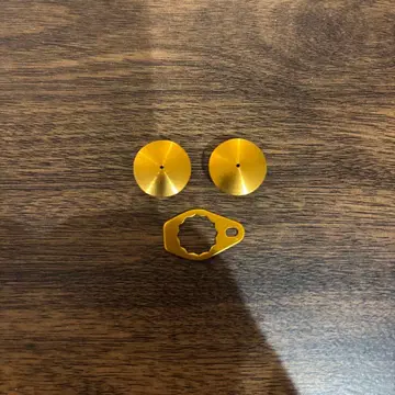 미사용 새상품 스튜디오 컴포지트 노브 캡 & 리테이너 [ 골드 ]