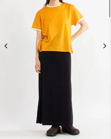 이번 시즌 신상 Pheeny 벨로아 스커트