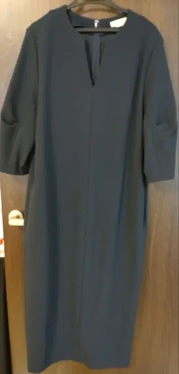 미사용 네이비 V넥 롱 원피스 이에나