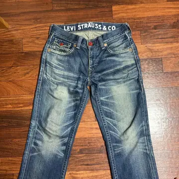 LEVI STRAUSS & CO. 502 w32 l32