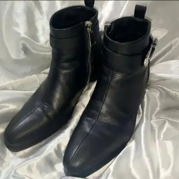 LOVEHUNTER 숏부츠 힐부츠