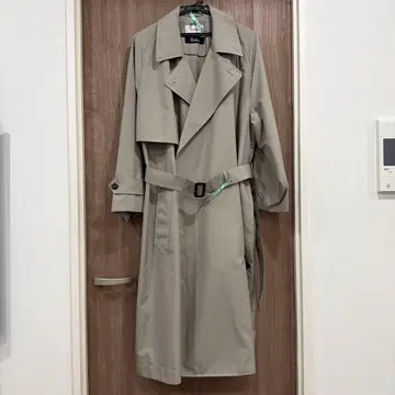 The reracs x Edition 트렌치코트