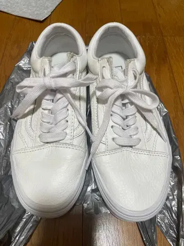 VANS 화이트 스니커즈 올드스쿨