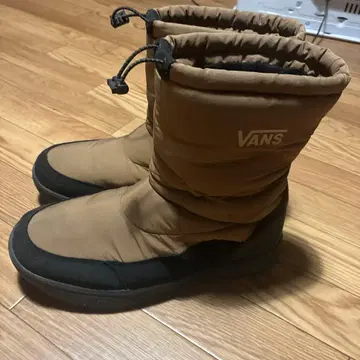 VANS 브라운 스노우 부츠 V8220N