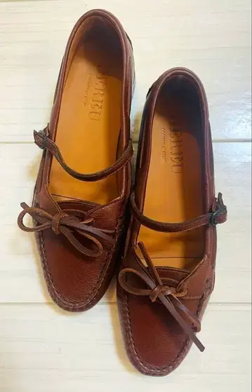 새상품 미사용 HEREU 브라운 로퍼 정가 77,000엔